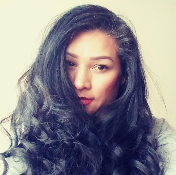 Meet your Posher, Mariah - Picture 2 of 5